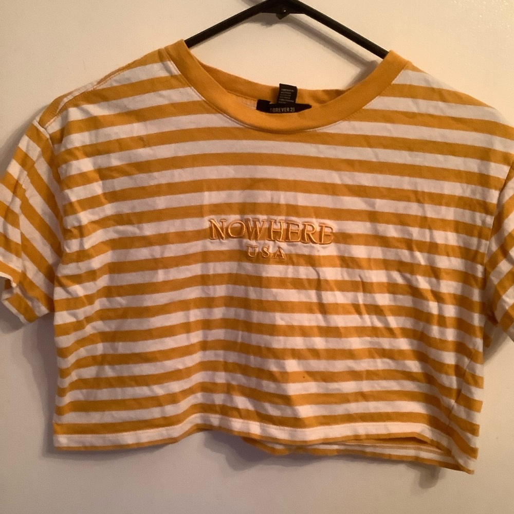 Forever 21 small crop top TEE